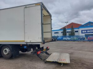 2023-daf-cf340-26t-box-rigid-1000008402