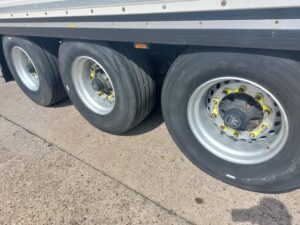 2022-krone-tri-axle-box-trailer-1000049700