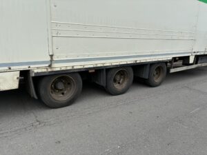2016-don-bur-tri-axle-step-frame-double-deck-trailer-20260401_095902977_ios
