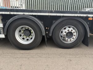 2023-daf-cf340-26t-6x2-flatbed-moffett-kit-rigid-20260804_080433694_ios