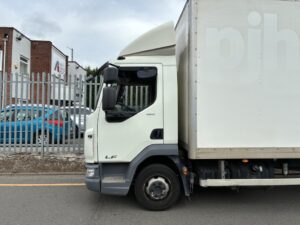 2022-daf-lf180-7-5t-box-tail-lift-20260804_094223375_ios