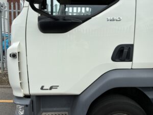 2022-daf-lf180-7-5t-box-tail-lift-20260804_094227605_ios