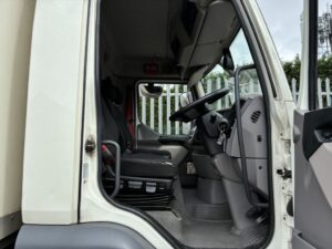 2022-daf-lf180-7-5t-box-tail-lift-20260804_094513528_ios