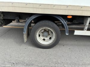 2022-daf-lf180-7-5t-box-tail-lift-20260804_094546893_ios