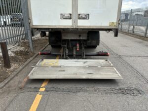 2022-daf-lf180-7-5t-box-tail-lift-20260804_094717496_ios
