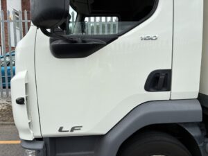 2022-daf-lf180-7-5t-box-tail-lift-20260804_095538115_ios