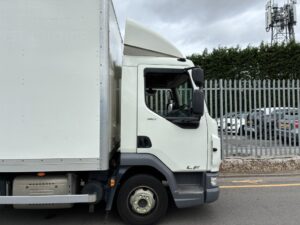2022-daf-lf180-7-5t-box-tail-lift-20260804_095743381_ios