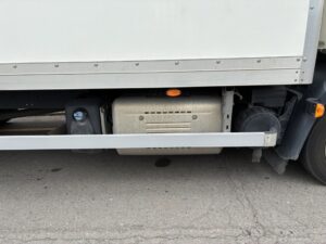 2022-daf-lf180-7-5t-box-tail-lift-20260804_095757850_ios