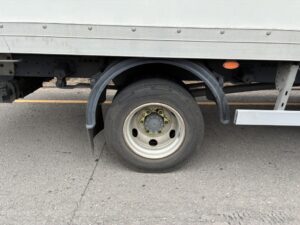 2022-daf-lf180-7-5t-box-tail-lift-20260804_095801777_ios