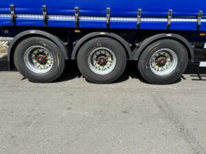 2023-dennison-hydraroll-floor-curtainsider-20260810_130806917_ios