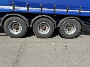 2023-dennison-hydraroll-floor-curtainsider-20260810_132417020_ios