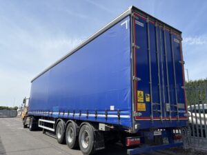 2023-dennison-hydraroll-floor-curtainsider-20260810_132428033_ios
