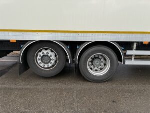 2025-mercedes-actros-2532-26t-box-rigid-20260819_125625702_ios