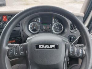 2022-daf-lf180-7-5t-box-tail-lift-1000008969