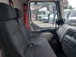 2022-daf-lf180-7-5t-box-tail-lift-1000008971
