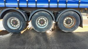 2022-tiger-tri-axle-curtain-sided-trailer-1000059332-1