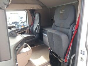 2022-daf-xg530-mid-lift-1000056479