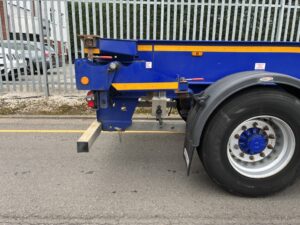 2023-dennison-skeletal-trailer-20261015_122122945_ios