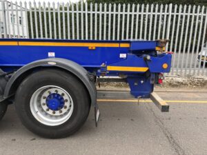 2023-dennison-skeletal-trailer-20261015_122625470_ios