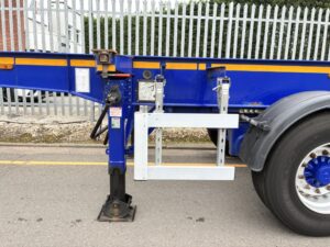 2023-dennison-skeletal-trailer-20261015_122635942_ios